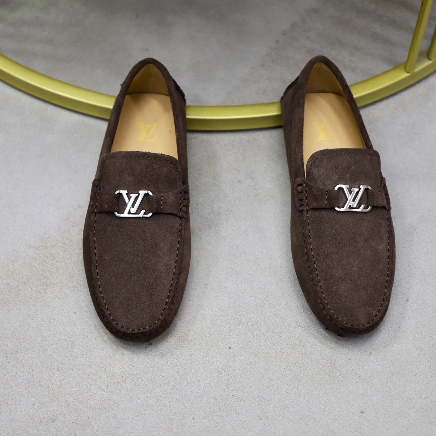 Ex-factory price: 480💰【LV】Louis Vuitton ⚠️High-end men’s driving and pedal series ⚠️38-44 (customized for 45) ⚠️All original cowhide leather! Thick and soft! Made entirely of calfskin lining! The latest non-slip beanie sole! Three-dimensional package technology! Fashionable and classic! Handicrafts! Original high quality! Feel free to compare!